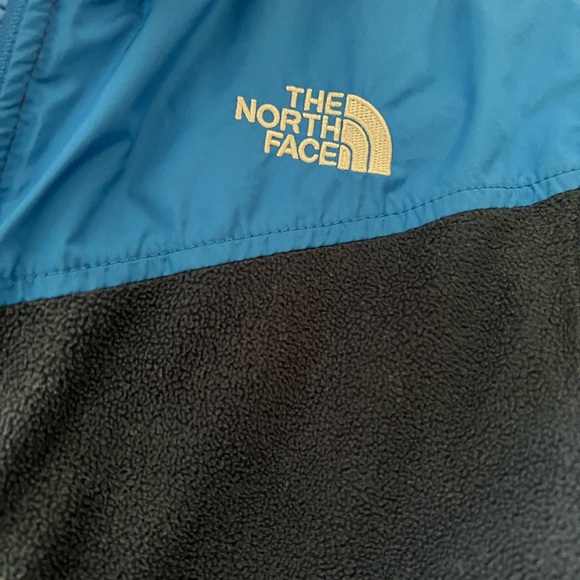 Boys North Face Jacket - Picture 3 of 9